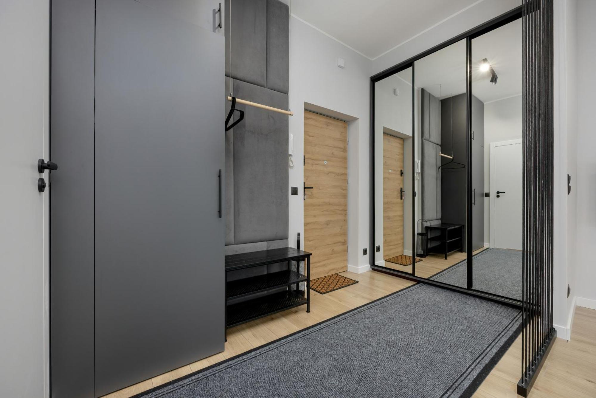 Exclusive Grey And Red Apartment In Warsaw Center By Noclegi Renters Экстерьер фото